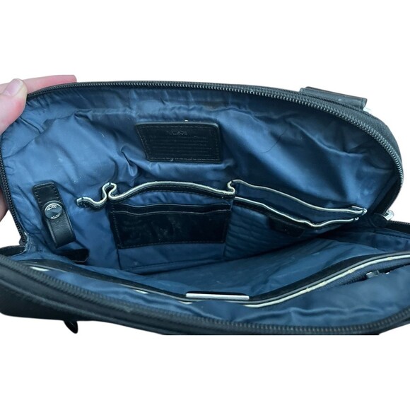 Tumi Crossbody Leather Canvas Messenger Man Bag Tablet Case Satchel - Picture 8 of 9